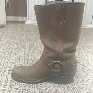 Fry boots size nine good condition dark leather